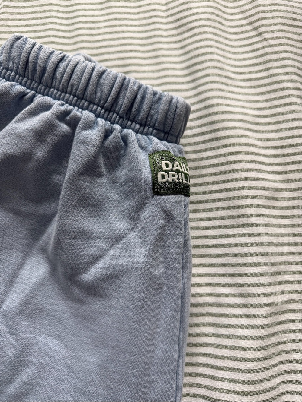 DAILY DRILLS JOGGERS SWEATPANTS MIST !!! - Picture 3 of 5